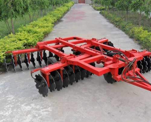 How to select the disc harrow, the disc plow and the plow share type plow